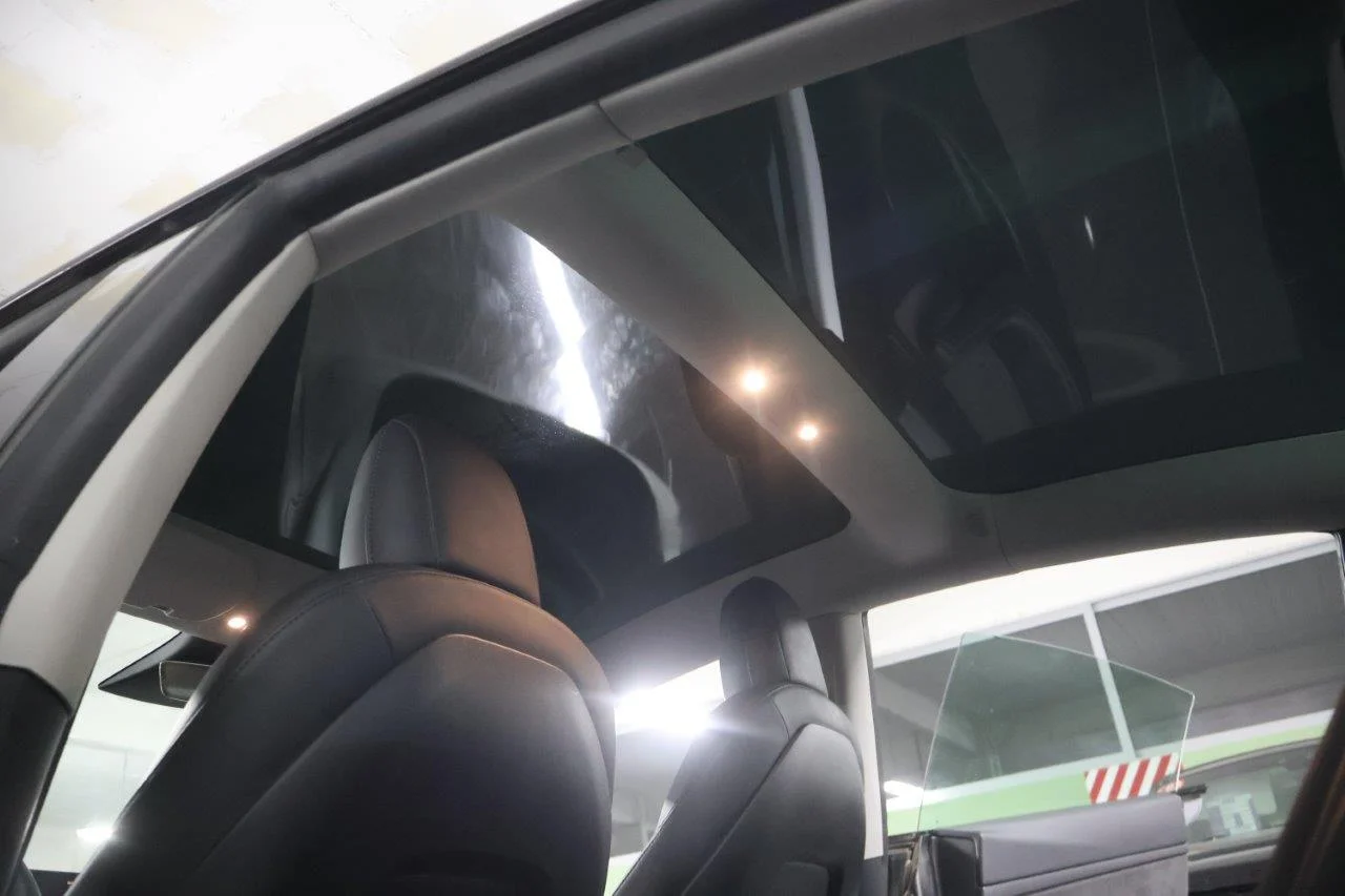 Tesla Model 3 - View model 34