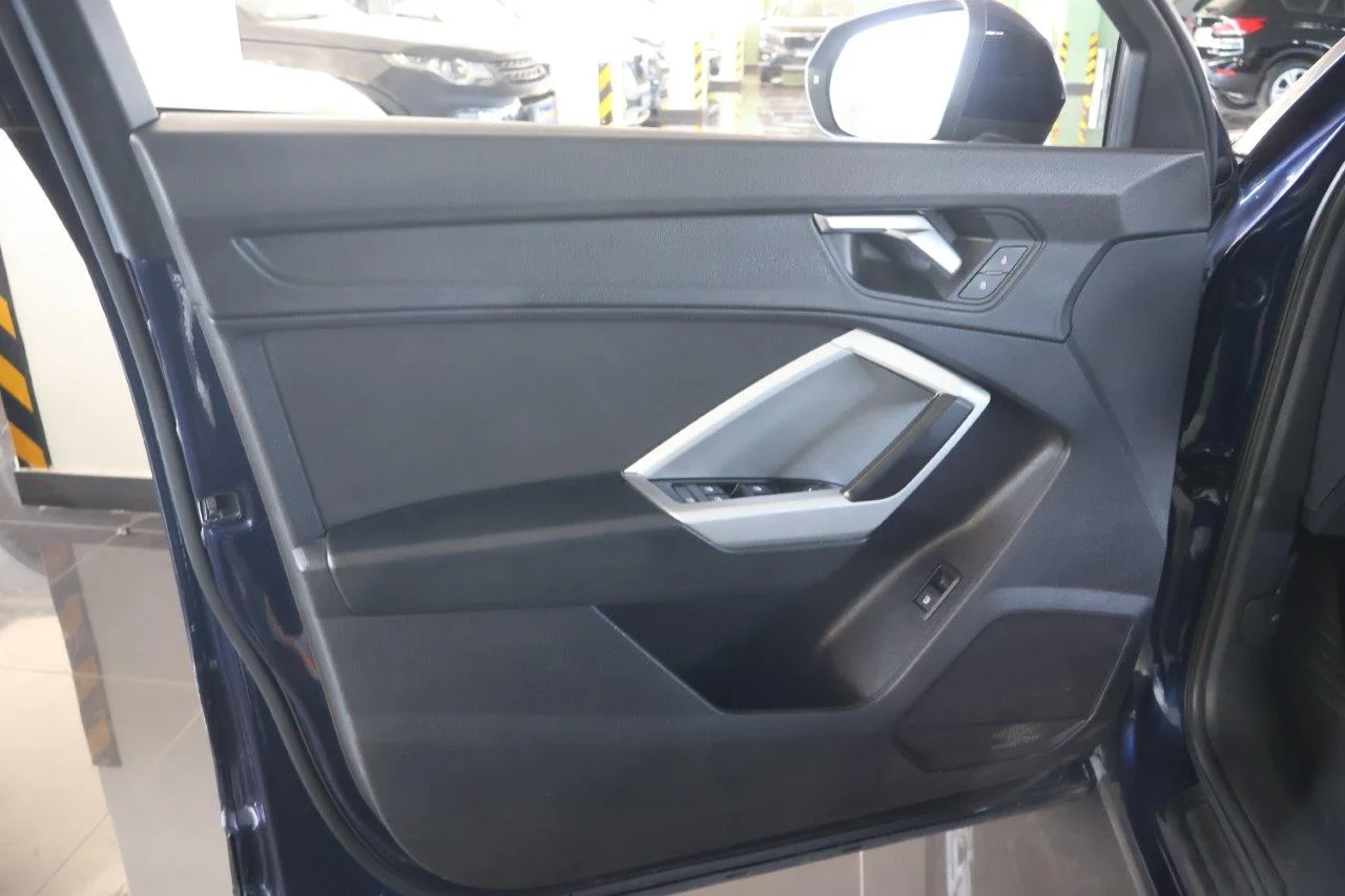 Audi Q3 - View model 32
