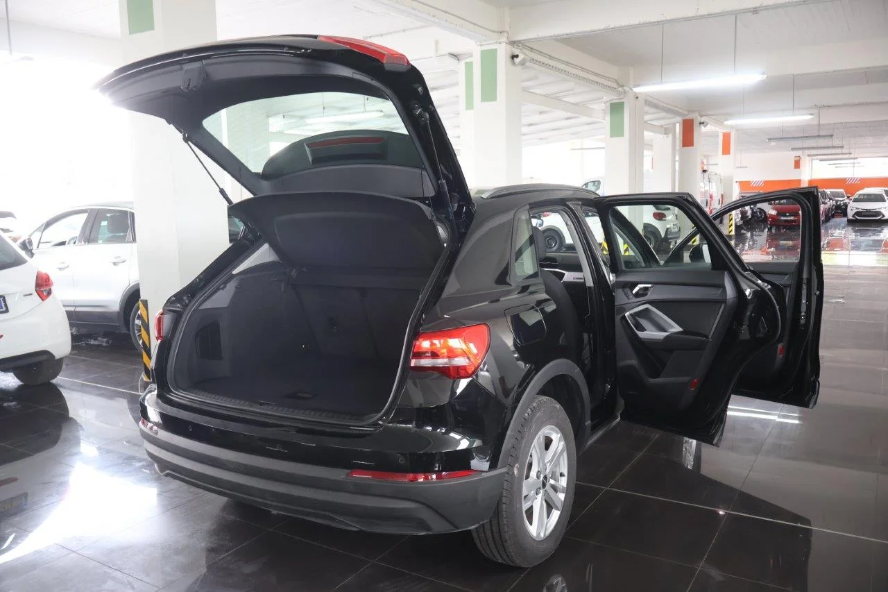 Audi Q3 - View model 7