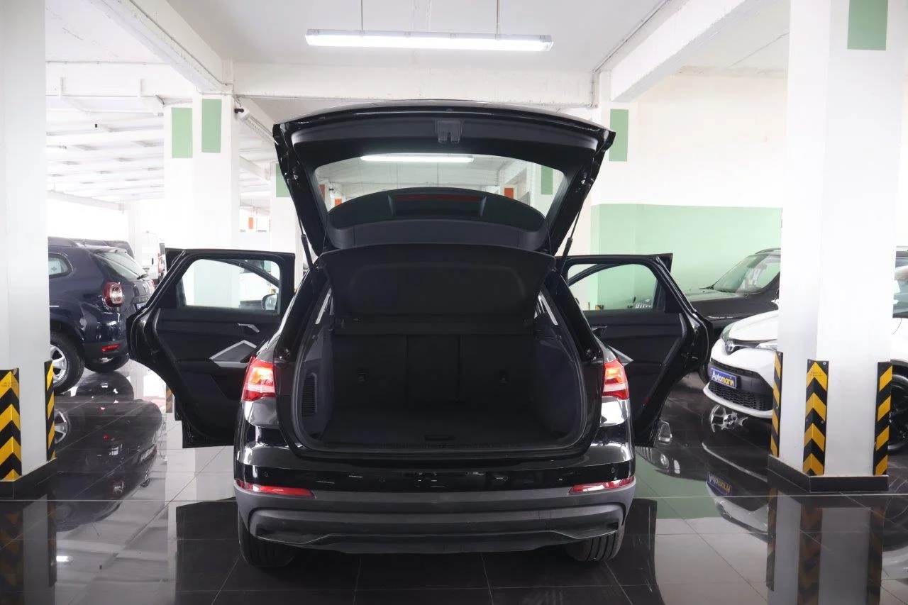 Audi Q3 - View model 8