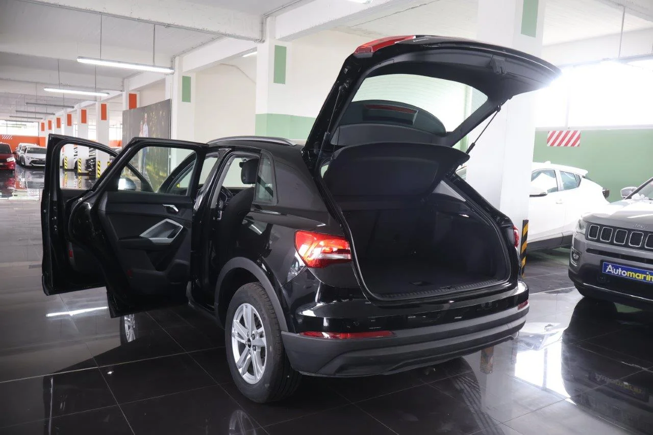 Audi Q3 - View model 9