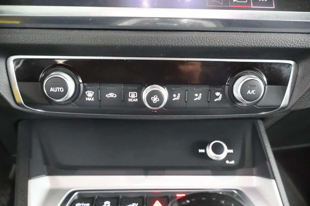 Audi Q3 - View model 25