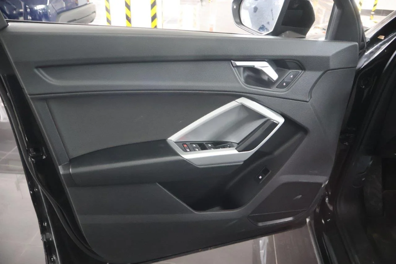 Audi Q3 - View model 32