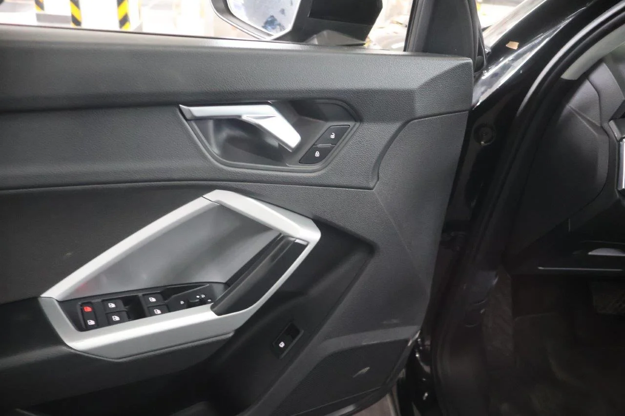Audi Q3 - View model 33