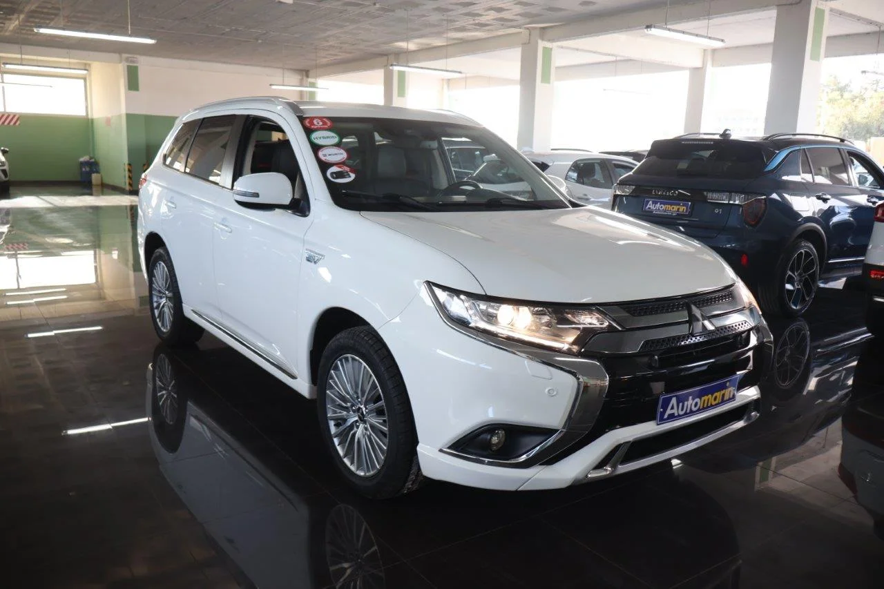 View 4 - Mitsubishi Outlander - 2019