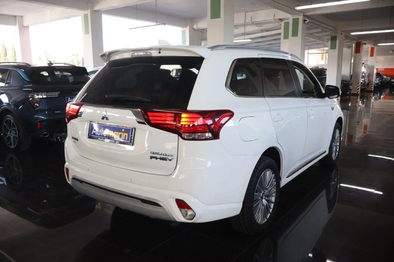 View 5 - Mitsubishi Outlander - 2019