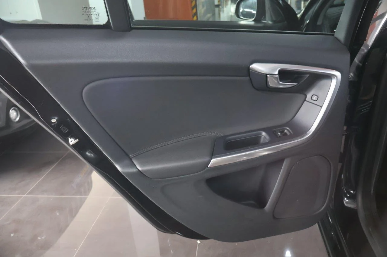 Volvo S60 - View model 36