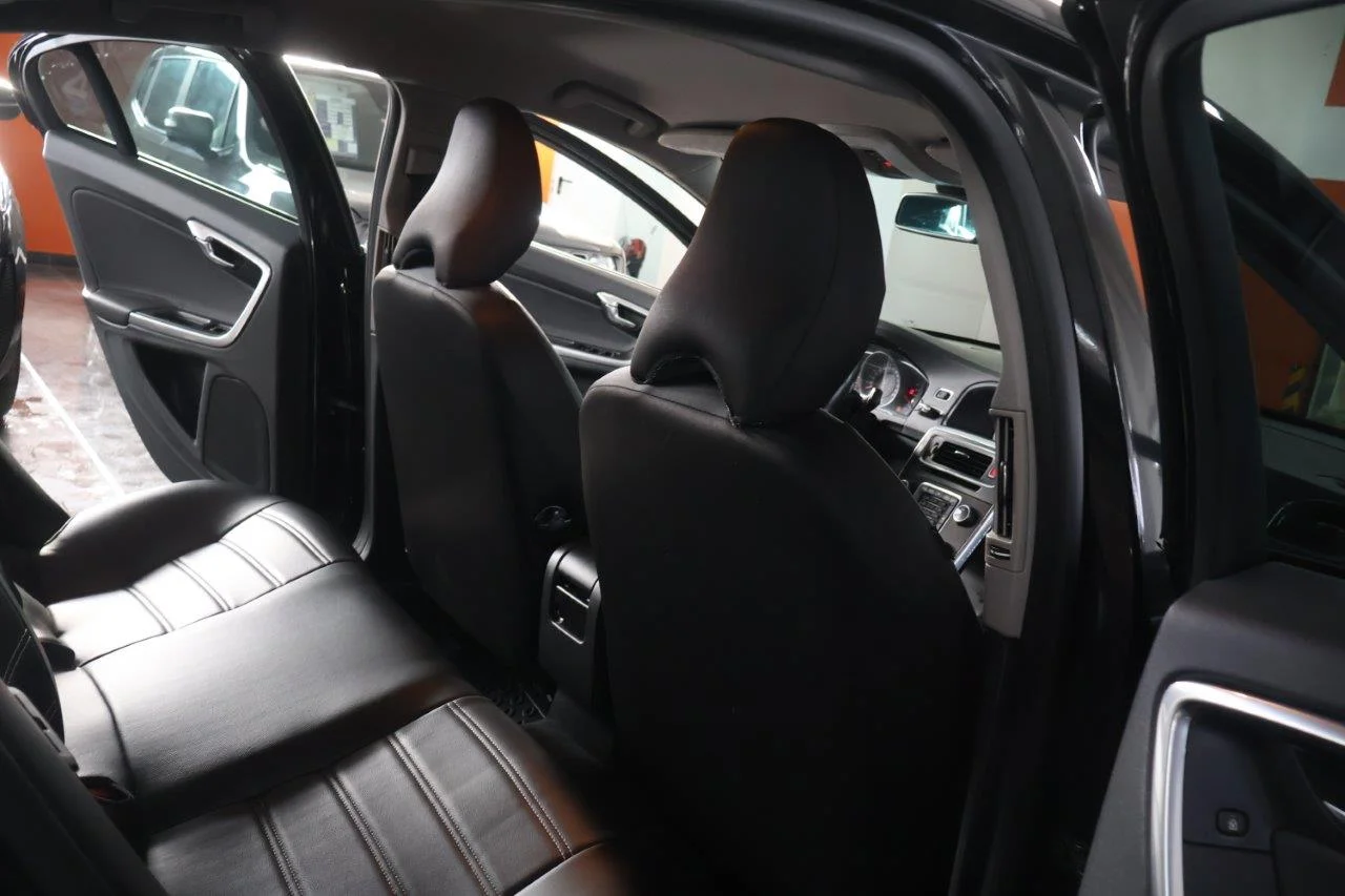 Volvo S60 - View model 38