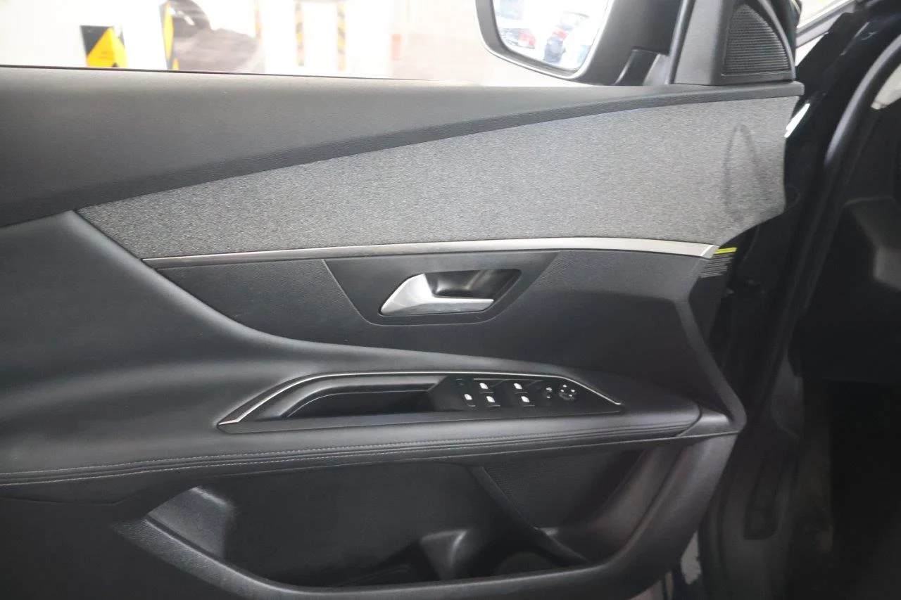 Peugeot 3008 - View model 31