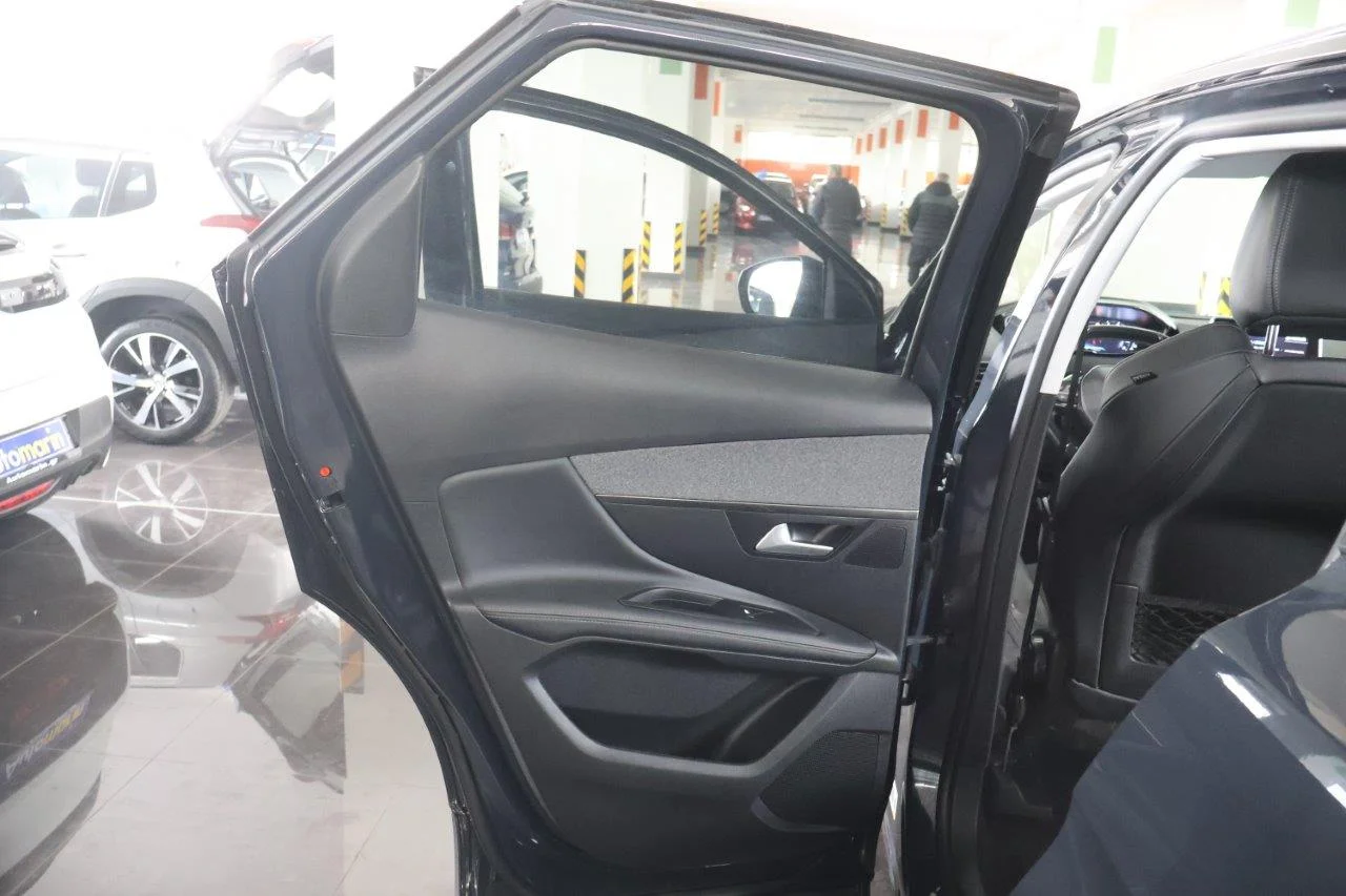 Peugeot 3008 - View model 33
