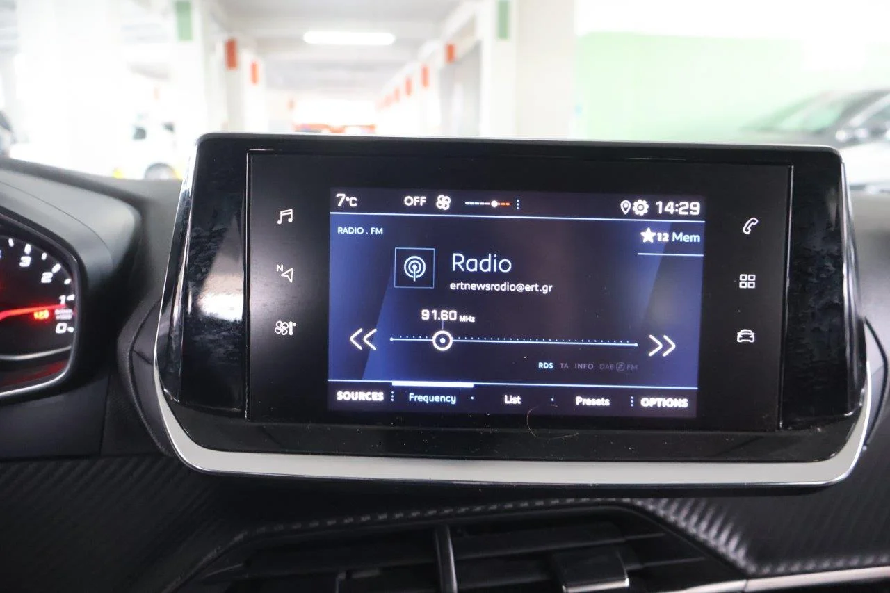 Peugeot 208 - View model 25