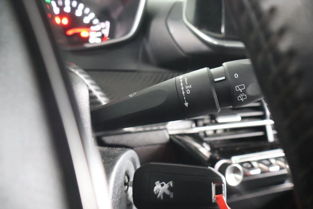 Peugeot 208 - View model 30