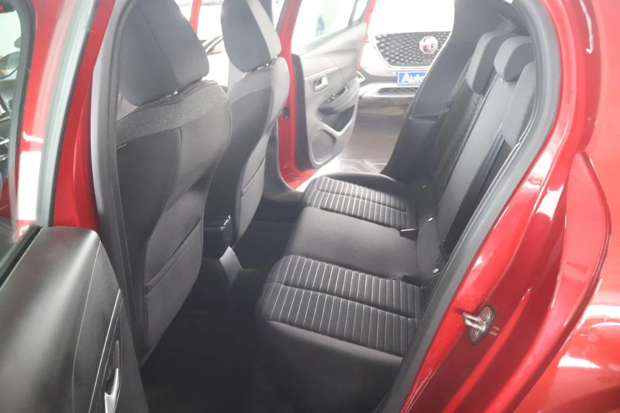 Peugeot 208 - View model 36