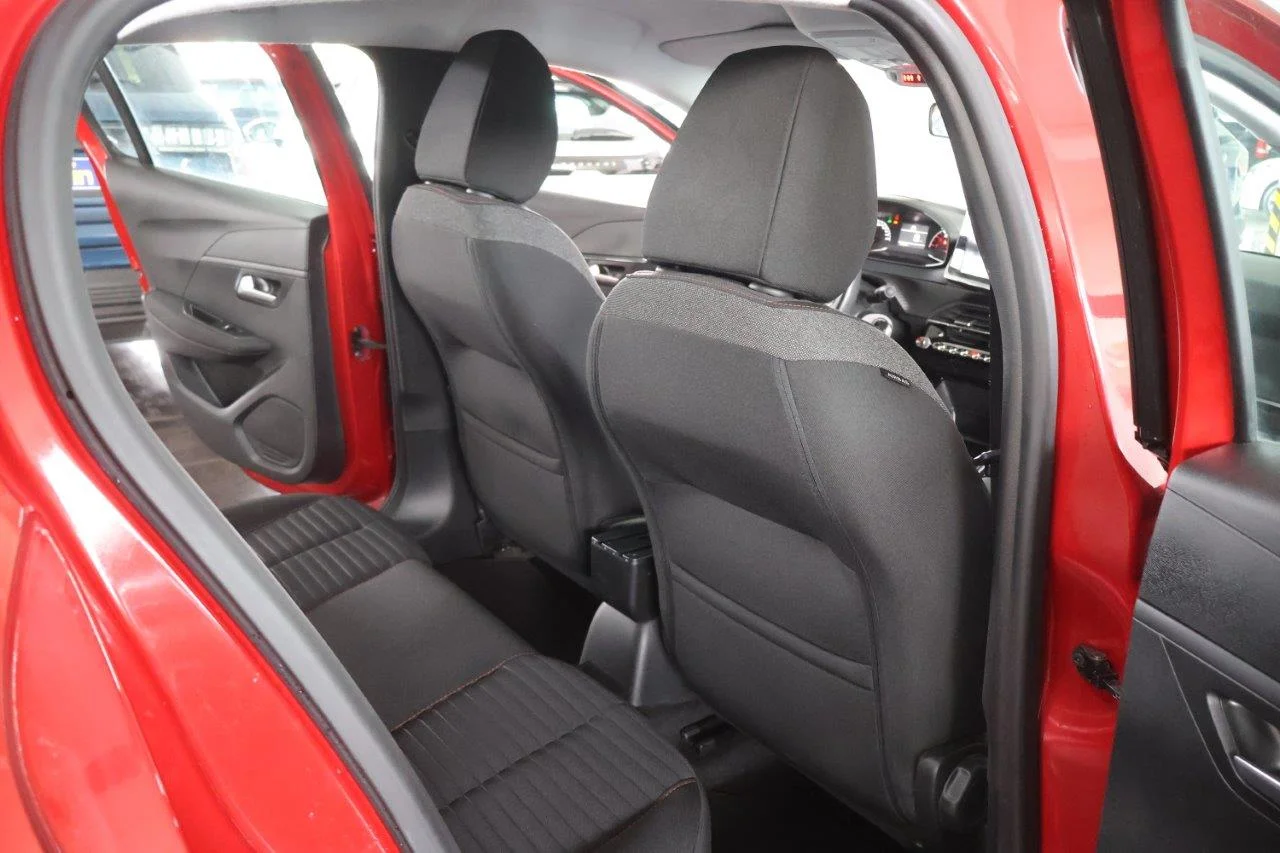 Peugeot 208 - View model 37