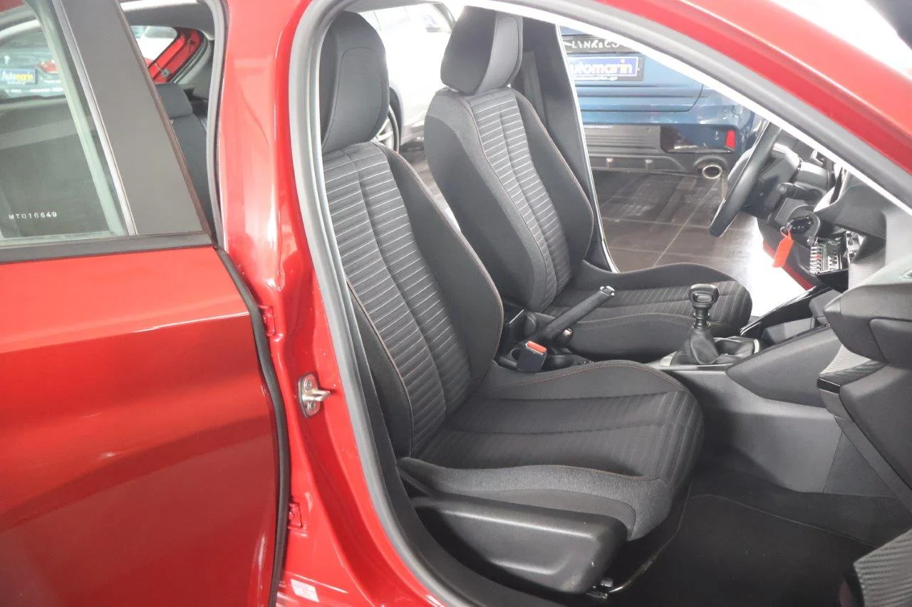 Peugeot 208 - View model 39