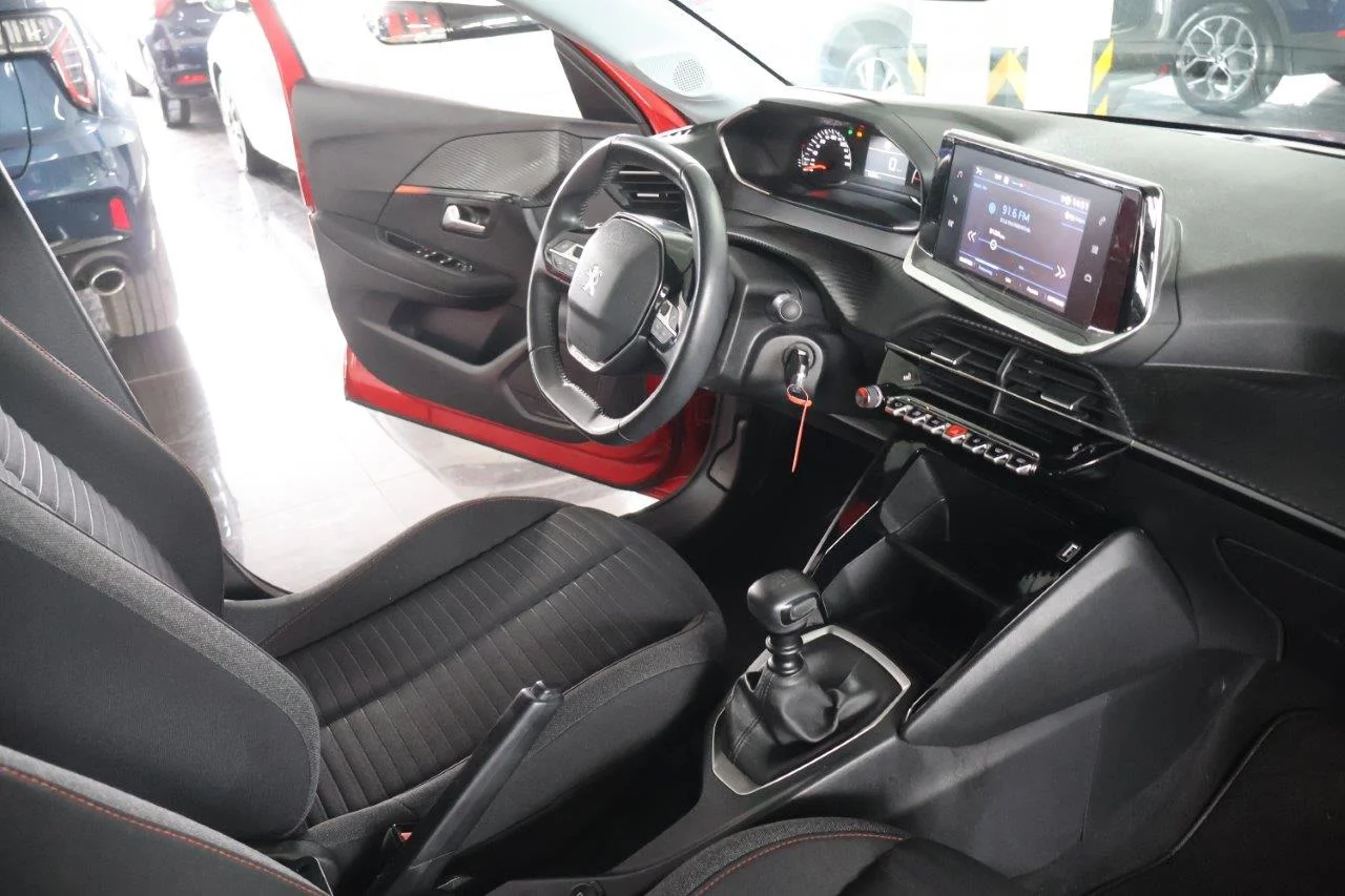 Peugeot 208 - View model 40