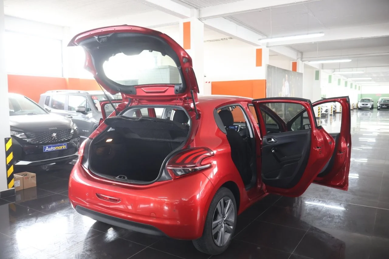 Peugeot 208 - View model 7