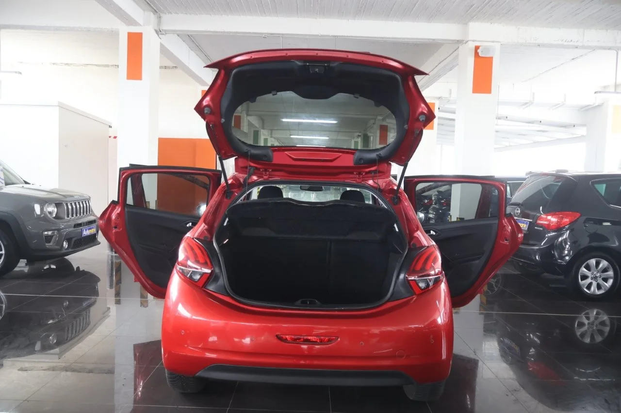 Peugeot 208 - View model 8