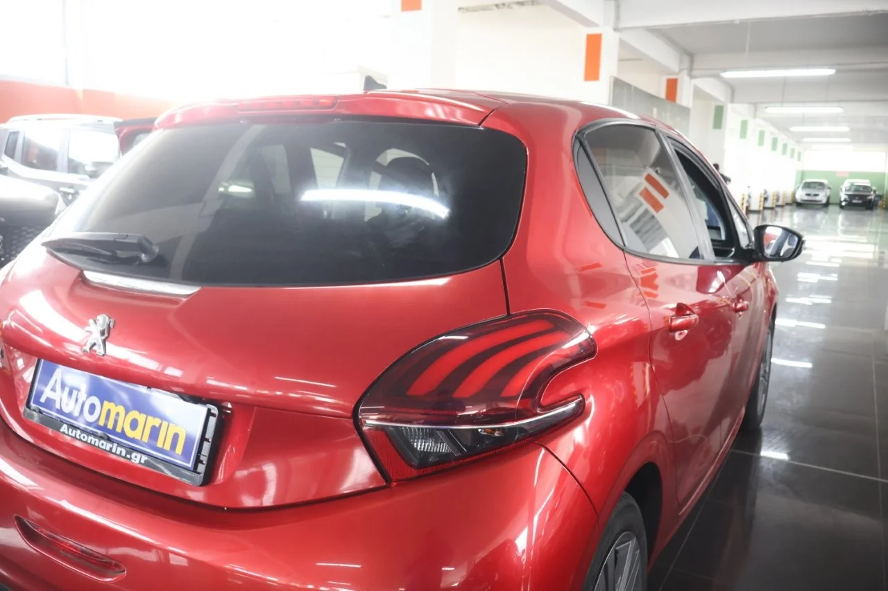 Peugeot 208 - View model 10