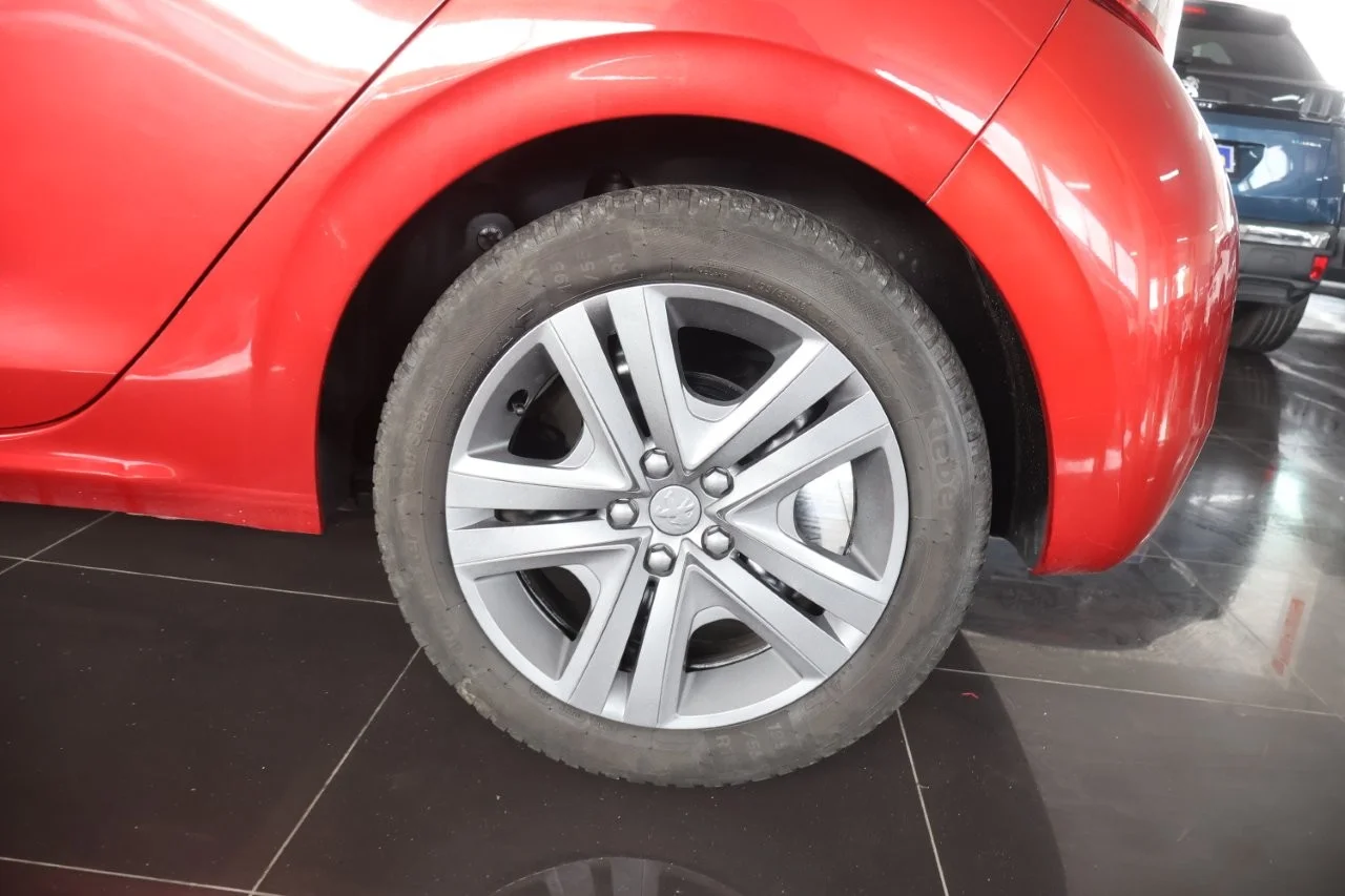 Peugeot 208 - View model 12