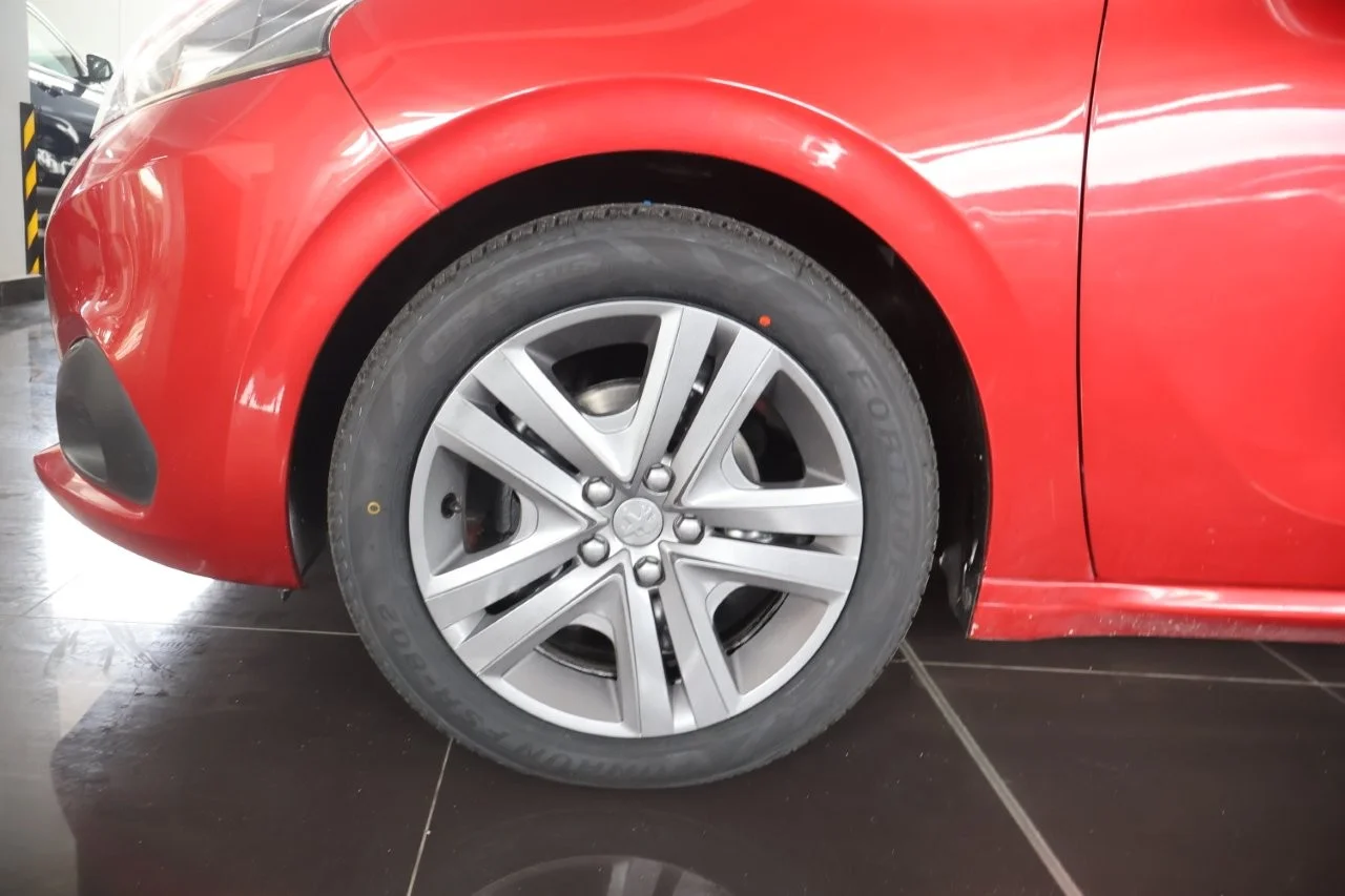 Peugeot 208 - View model 13