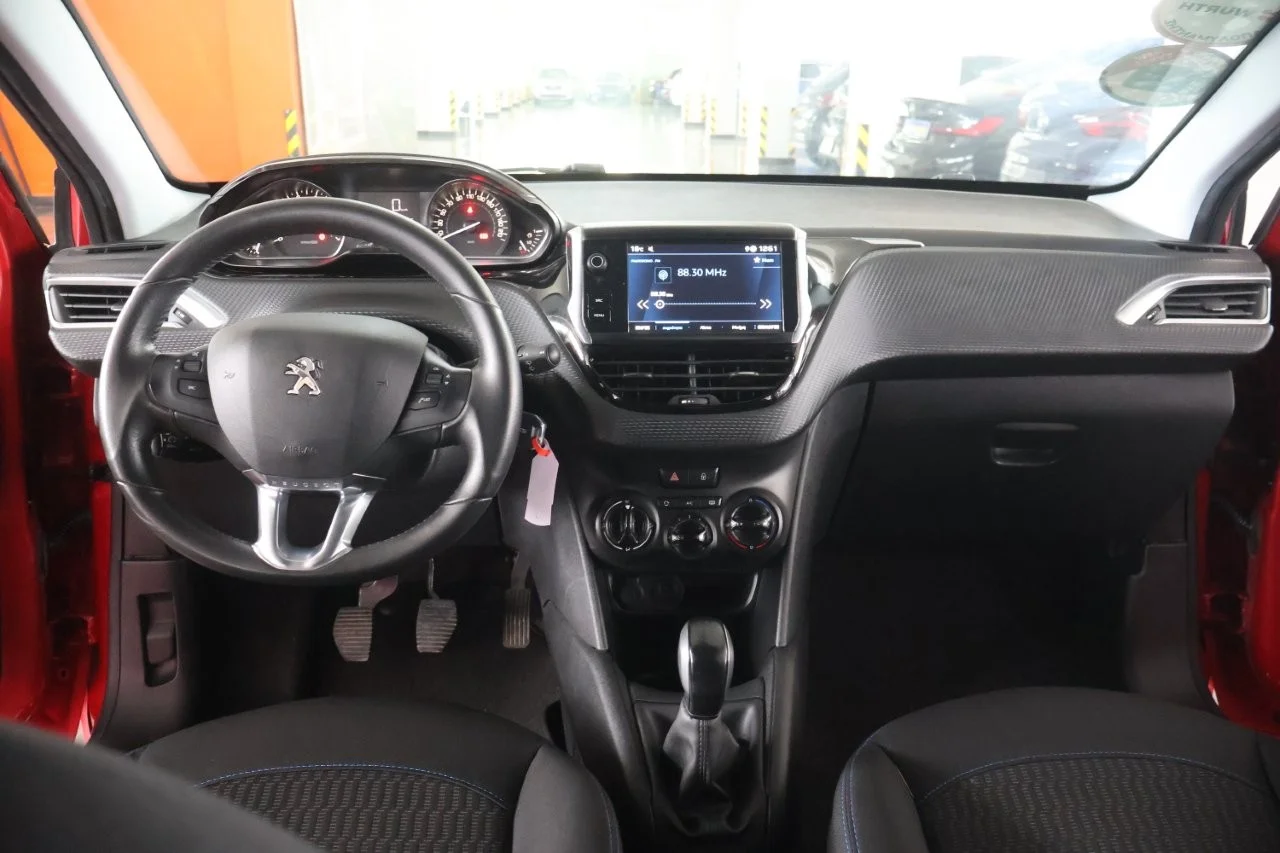 Peugeot 208 - View model 21