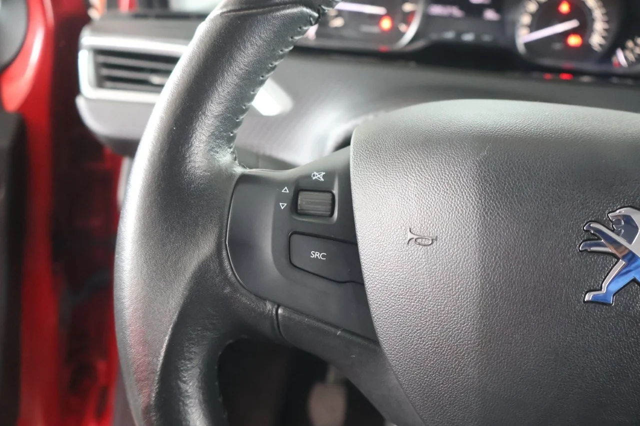 Peugeot 208 - View model 23