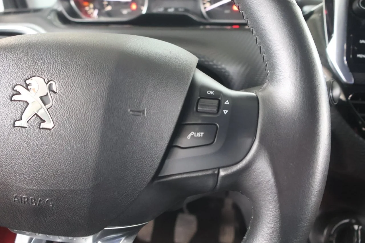 Peugeot 208 - View model 24