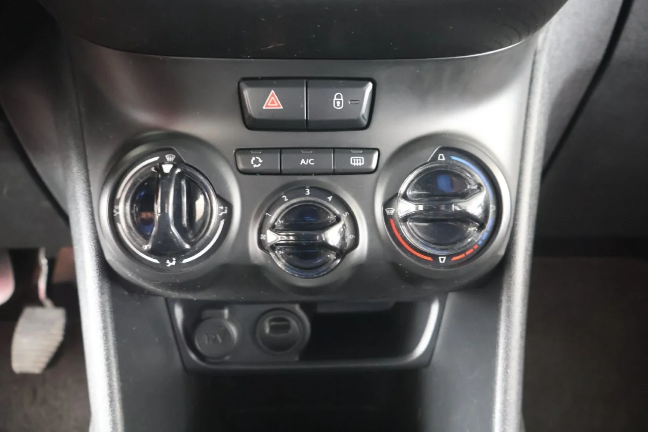 Peugeot 208 - View model 26