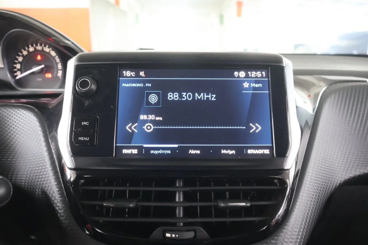 Peugeot 208 - View model 27