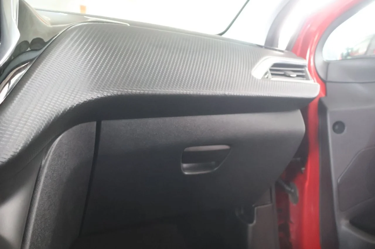 Peugeot 208 - View model 28