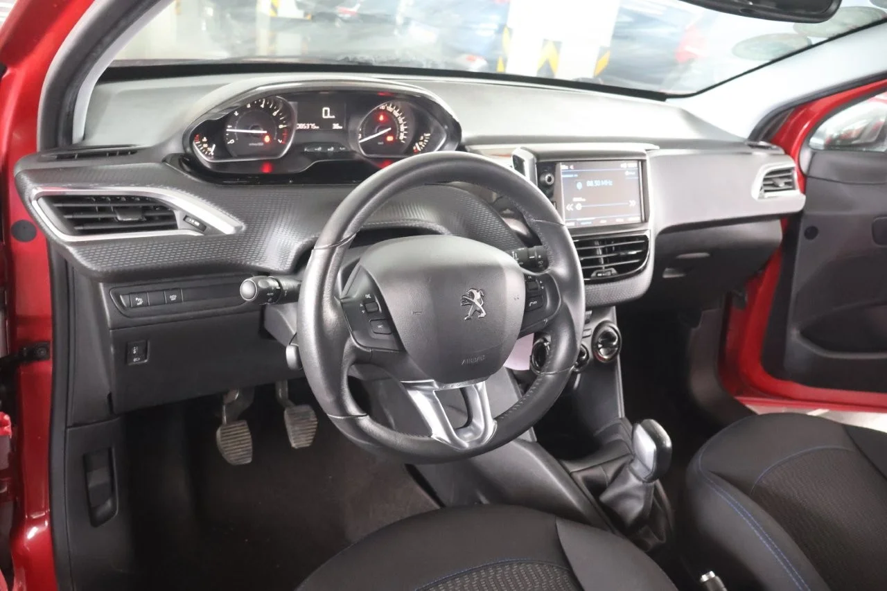 Peugeot 208 - View model 29