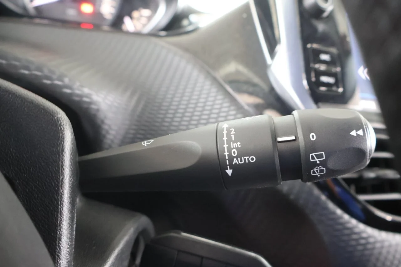 Peugeot 208 - View model 31
