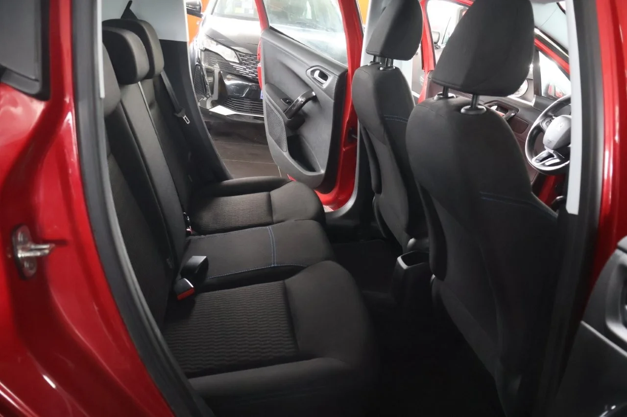 Peugeot 208 - View model 40