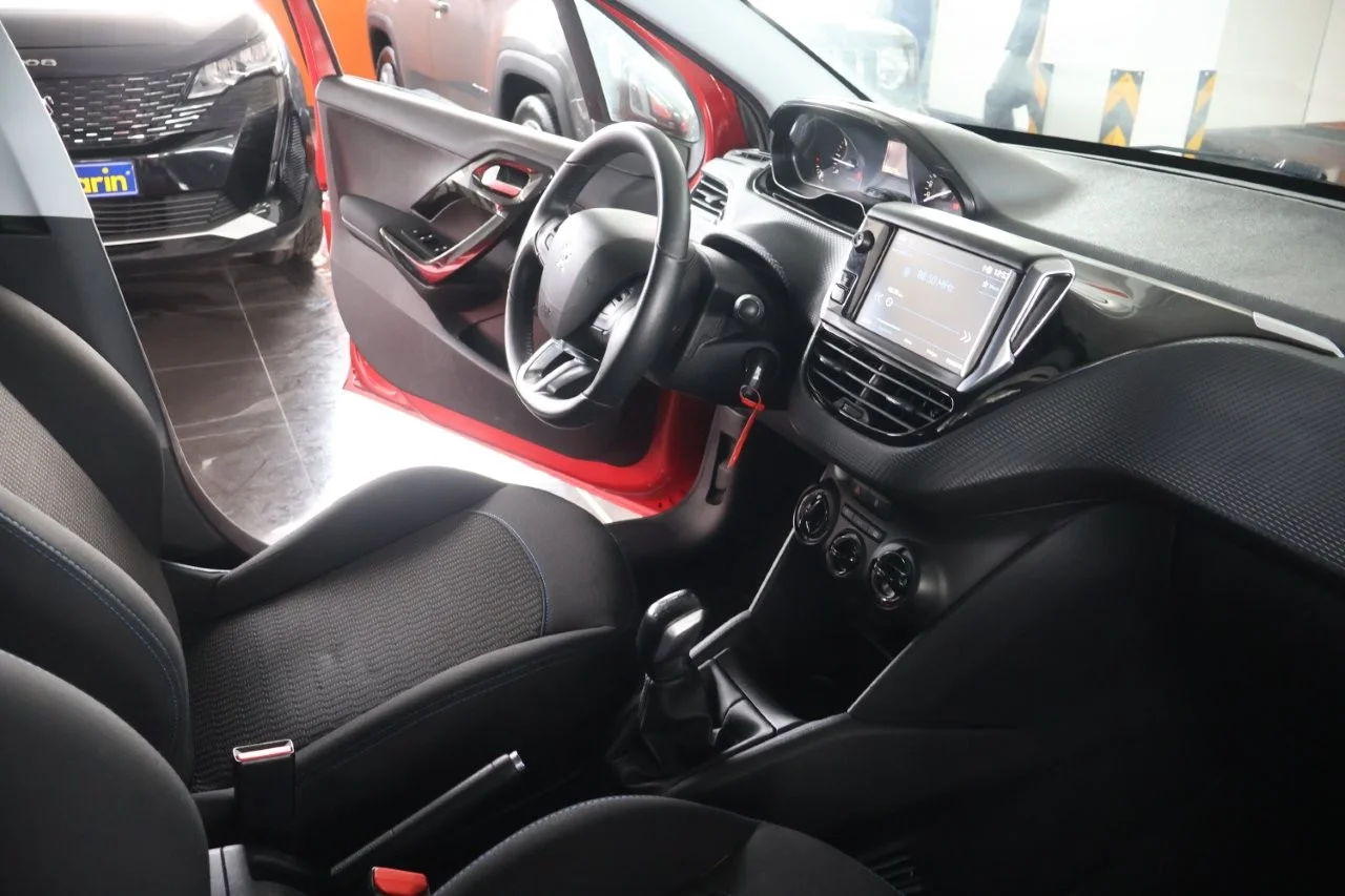 Peugeot 208 - View model 42