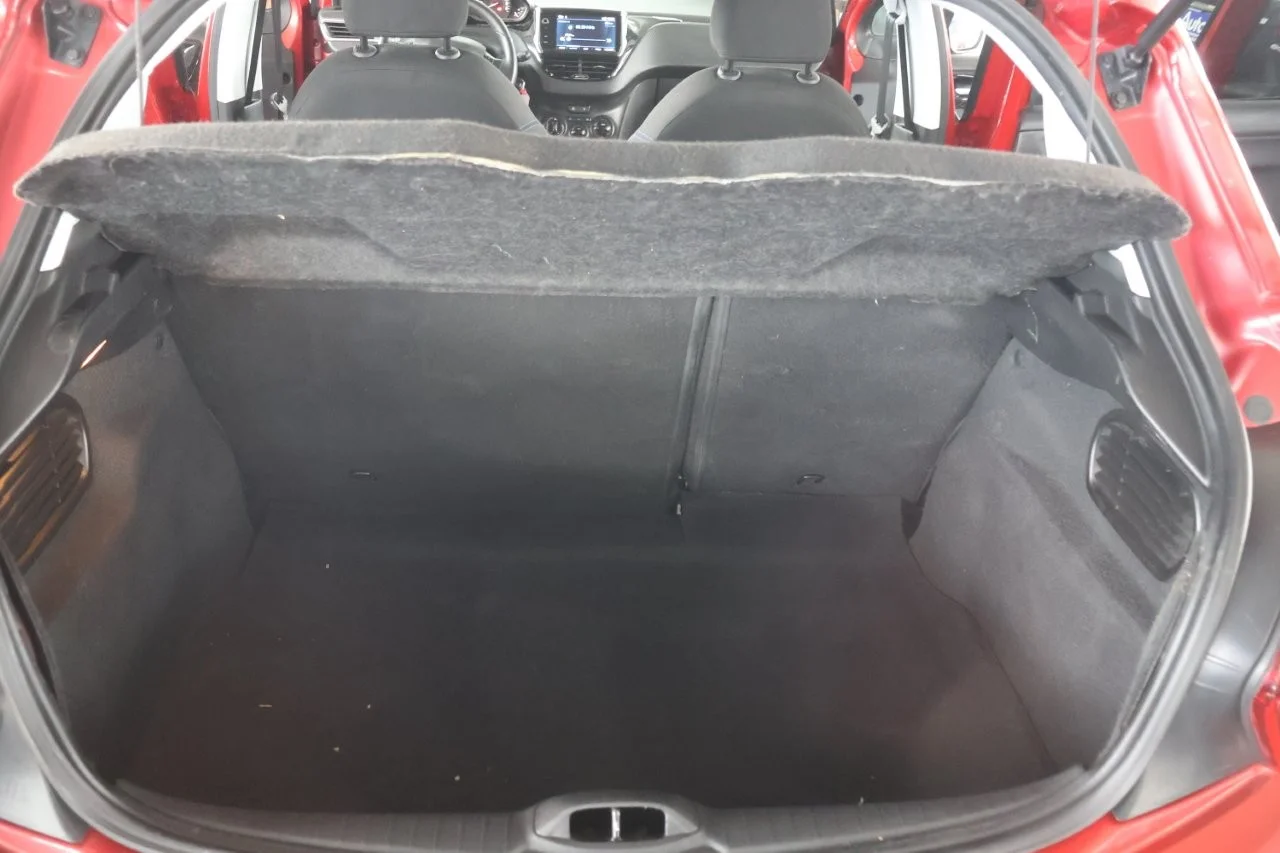 Peugeot 208 - View model 43
