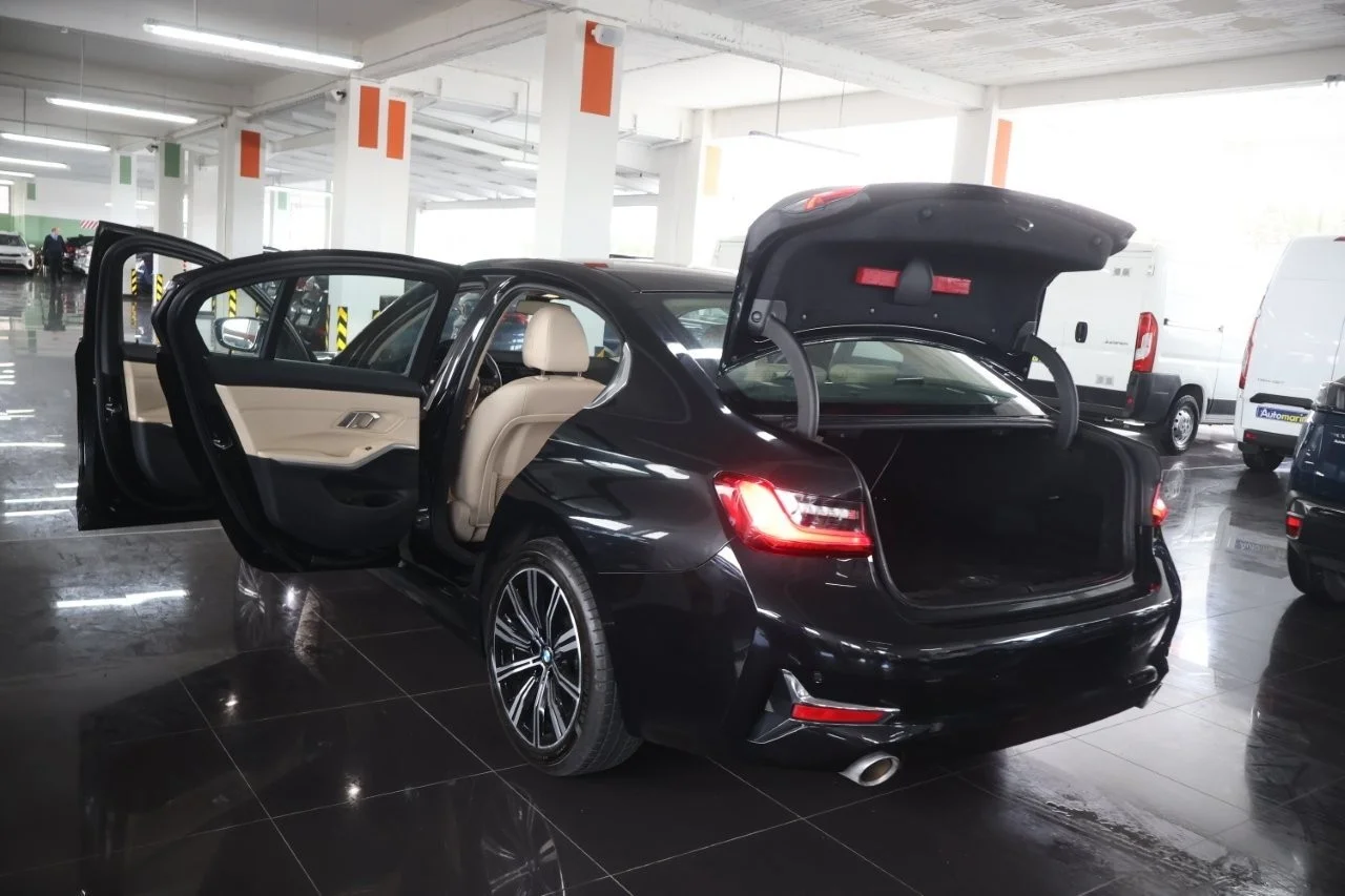Bmw 330 - View model 9