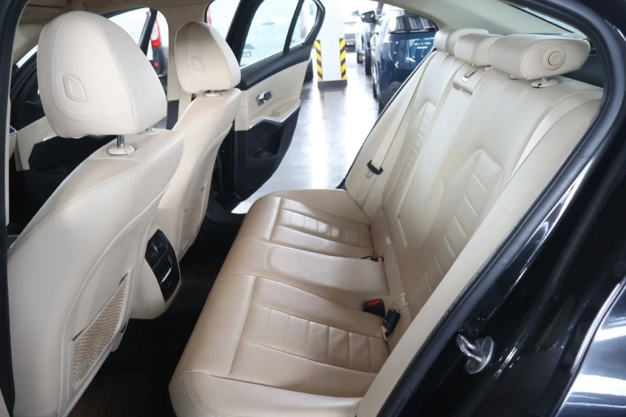 Bmw 330 - View model 38