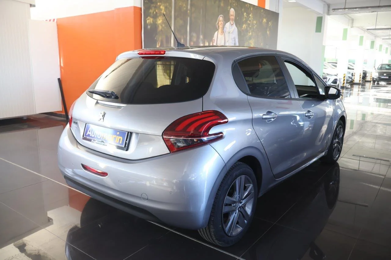 View 5 - Peugeot 208 - 2019