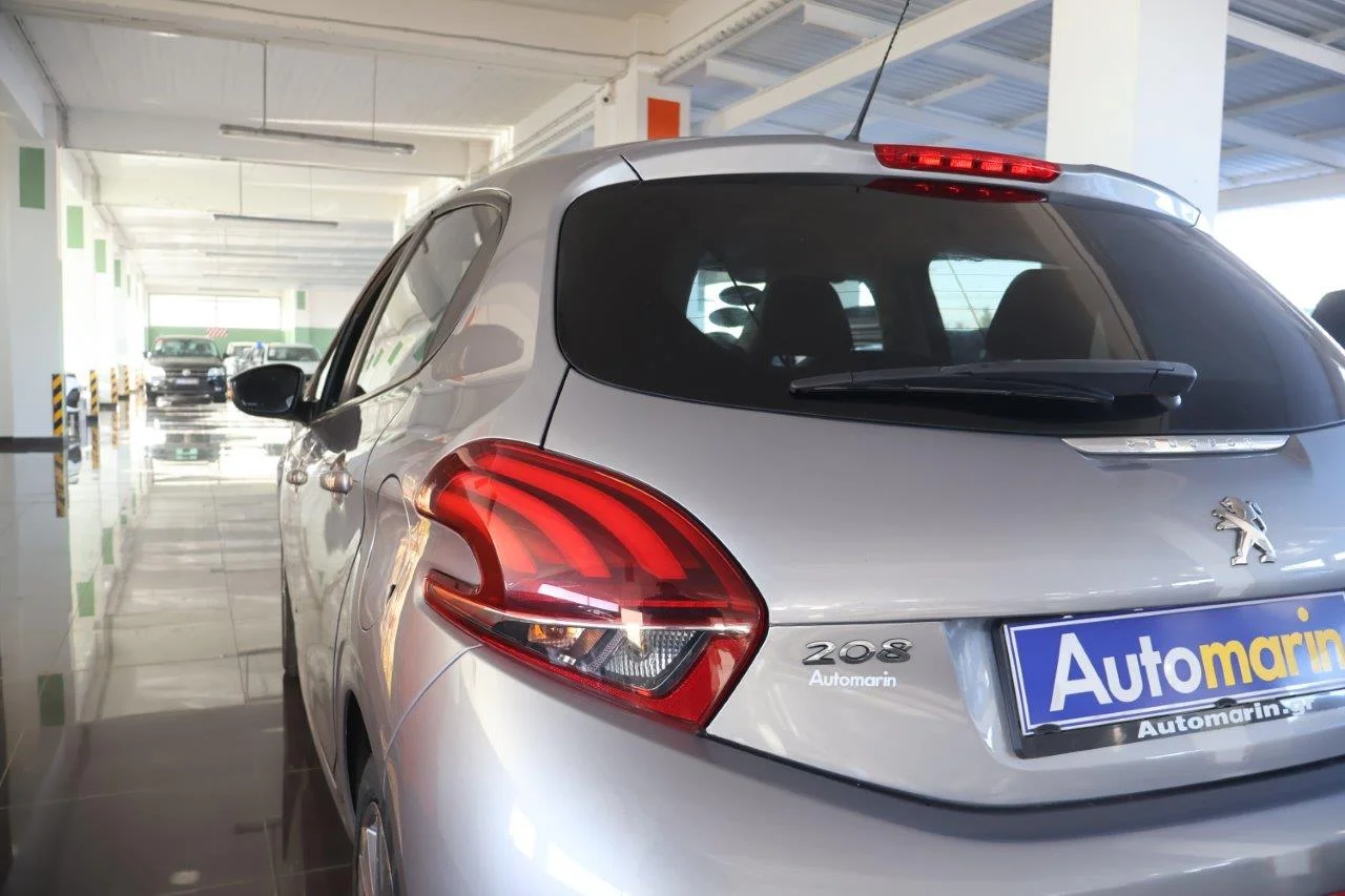 Peugeot 208 - View model 11
