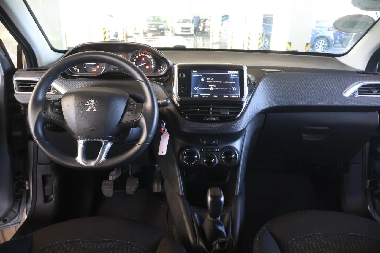 Peugeot 208 - View model 21