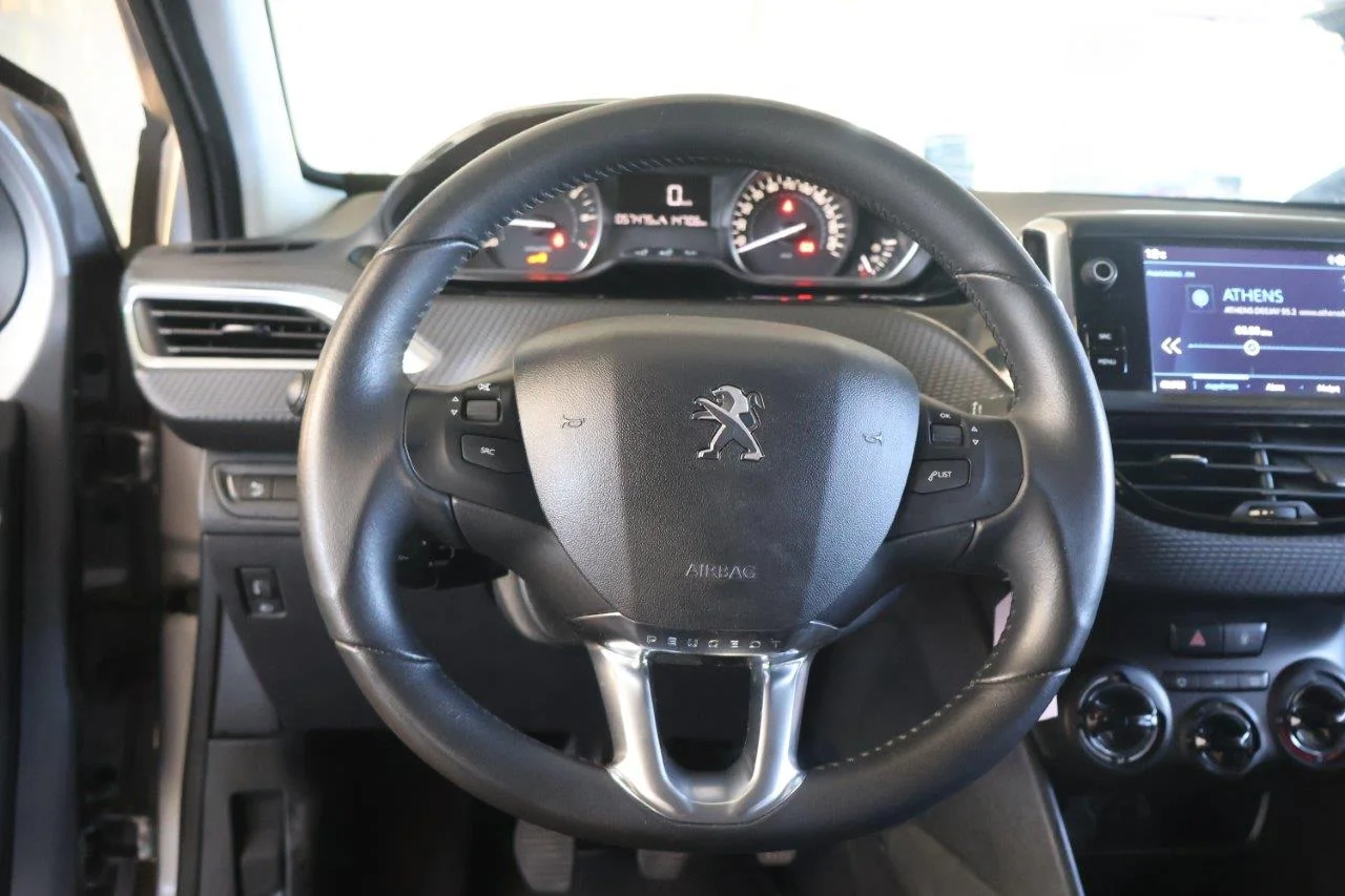 Peugeot 208 - View model 22