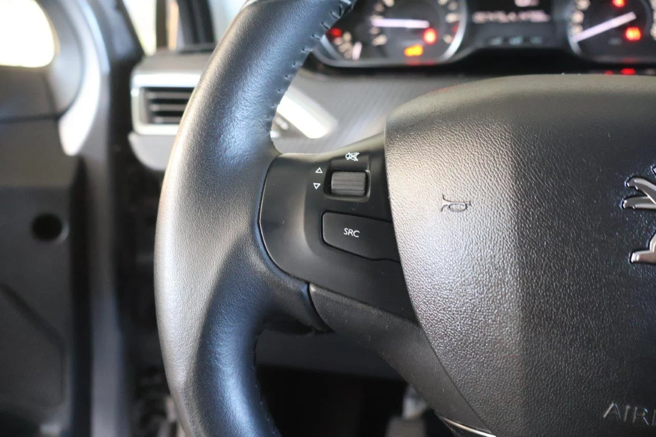 Peugeot 208 - View model 23