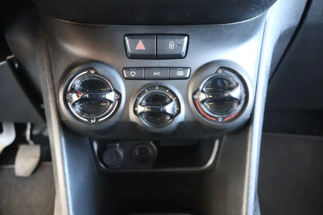 Peugeot 208 - View model 26