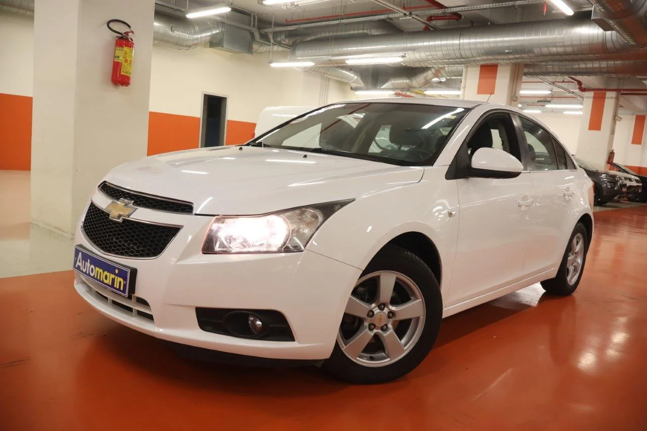 View 1 - Chevrolet Cruze - 2010