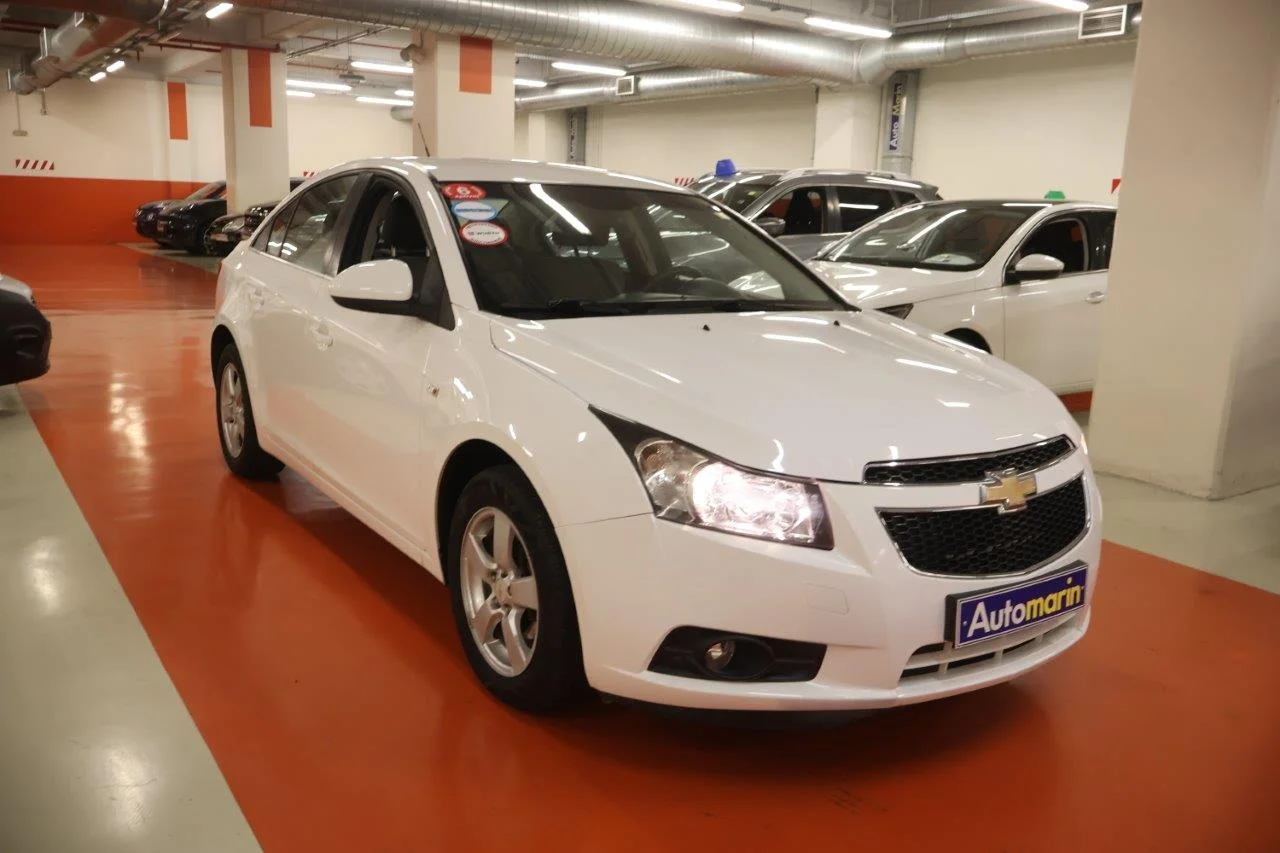 View 4 - Chevrolet Cruze - 2010
