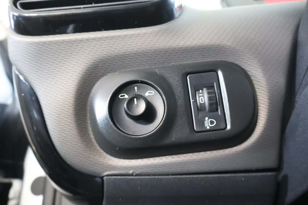 Citroen C4 Cactus - View model 28