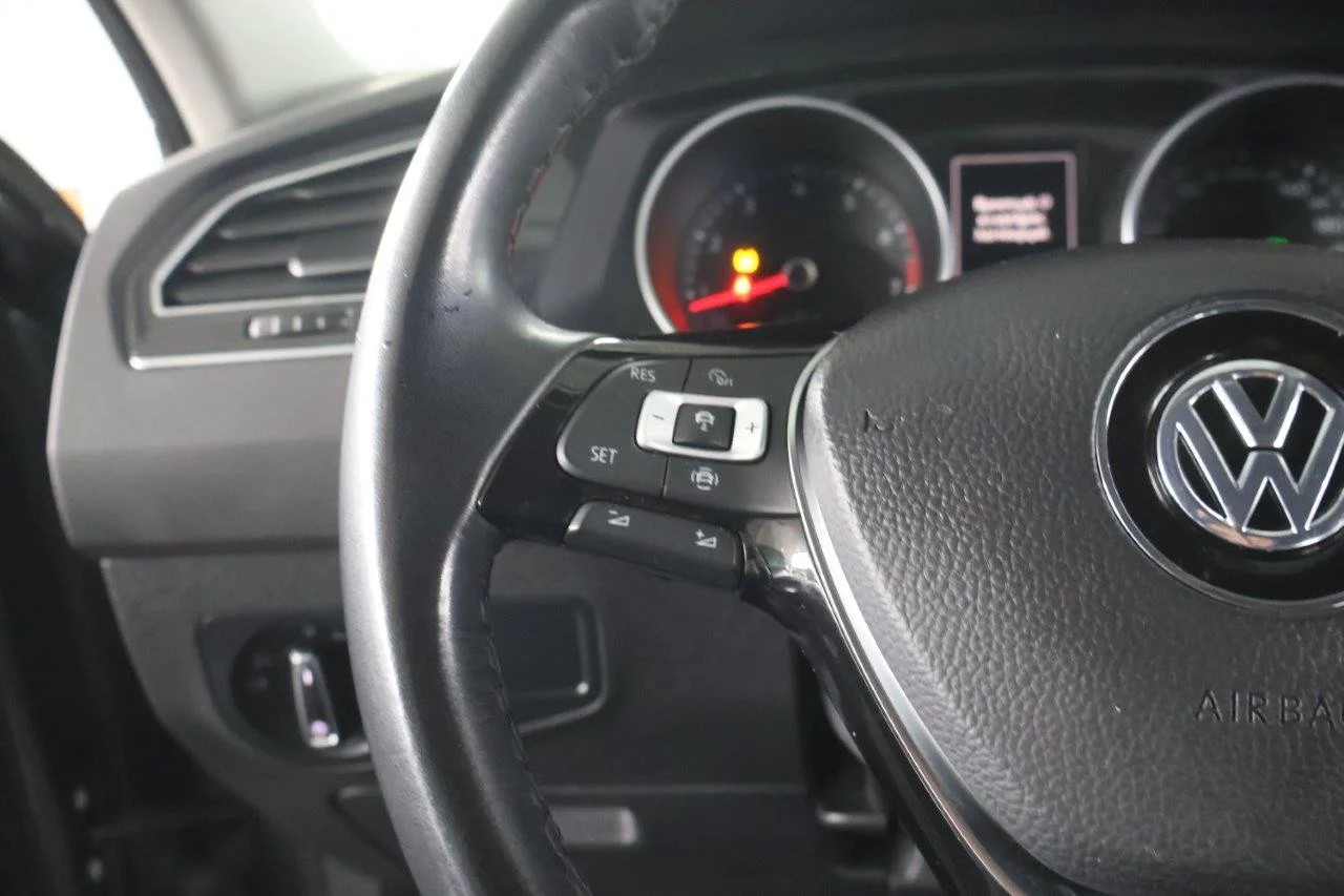 Volkswagen Tiguan - View model 24