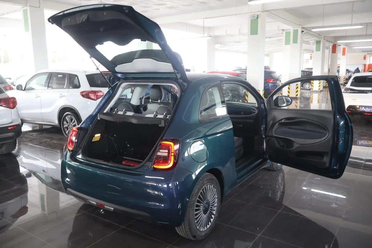 Fiat 500e - View model 7