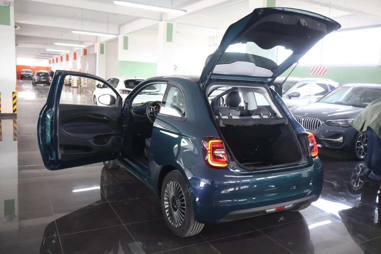 Fiat 500e - View model 9